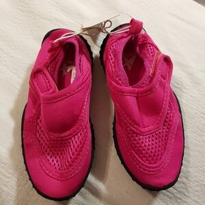 Athletech New kids pink water shoes size 5/6